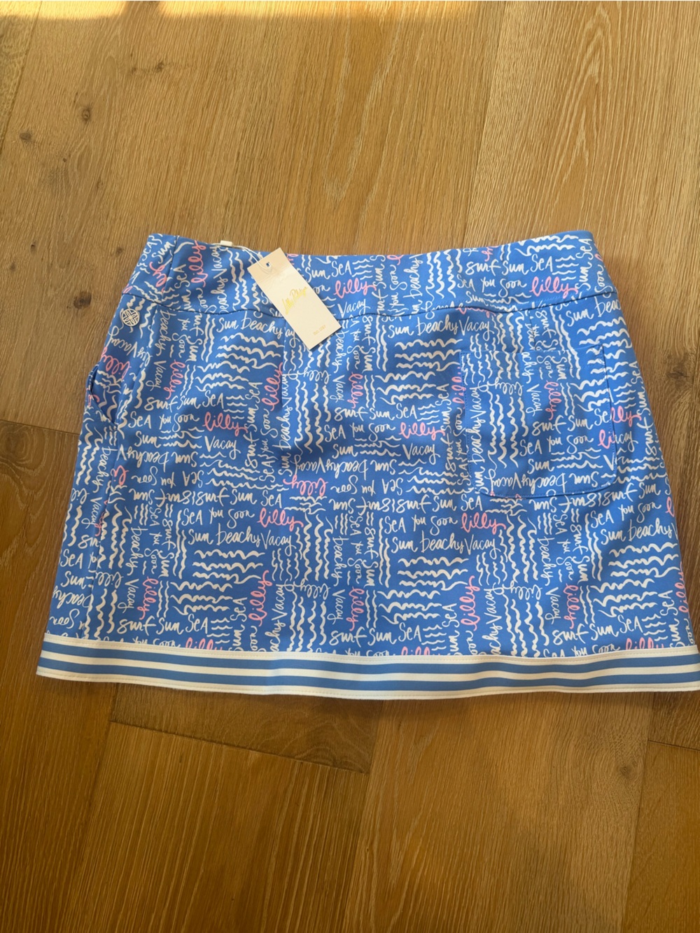 Lilly Pulitzer Light Blue Script Beach Print Skort with Pink Accents - Picture 6 of 7
